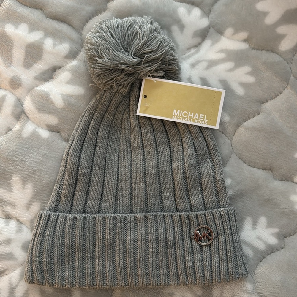 NWT MICHEAL KORS WINTER HAT